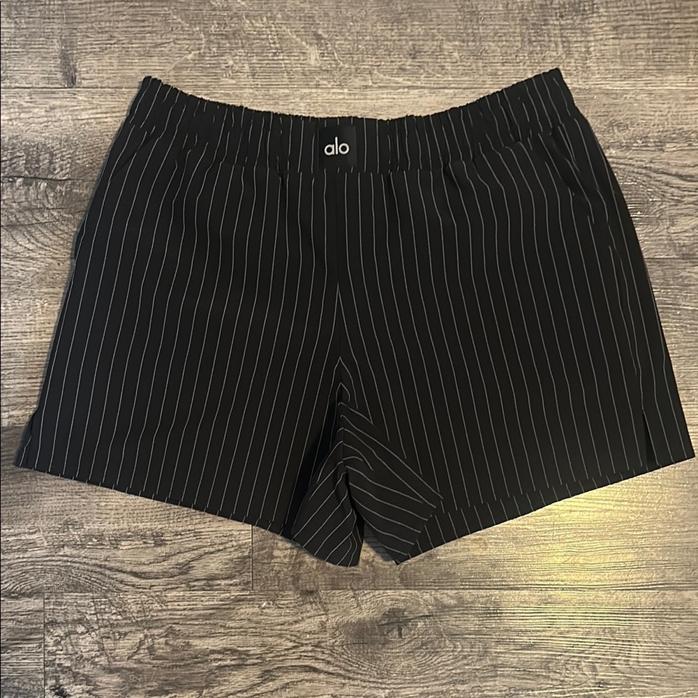 Alo womens boxer shorts size medium
